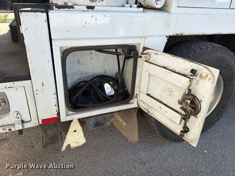 image for item EO8797 2008 Ford F750 Super Duty utility / service truck