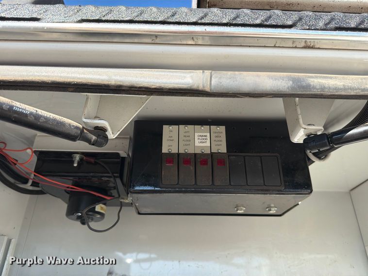 image for item EO8797 2008 Ford F750 Super Duty utility / service truck