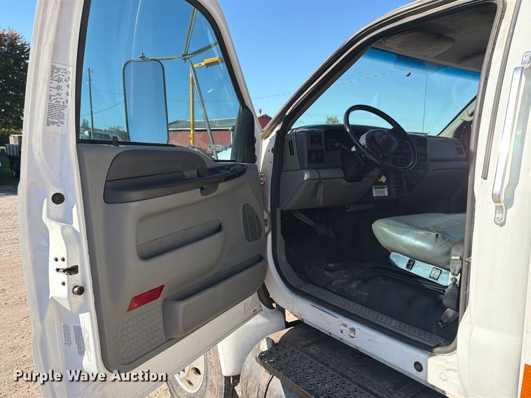 image for item EO8797 2008 Ford F750 Super Duty utility / service truck