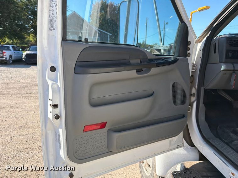 image for item EO8797 2008 Ford F750 Super Duty utility / service truck
