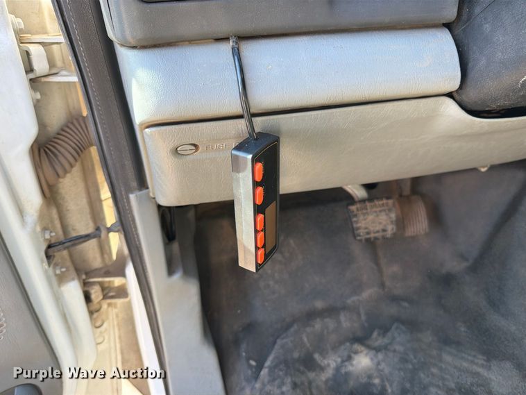 image for item EO8797 2008 Ford F750 Super Duty utility / service truck