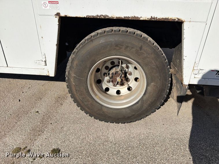 image for item EO8797 2008 Ford F750 Super Duty utility / service truck