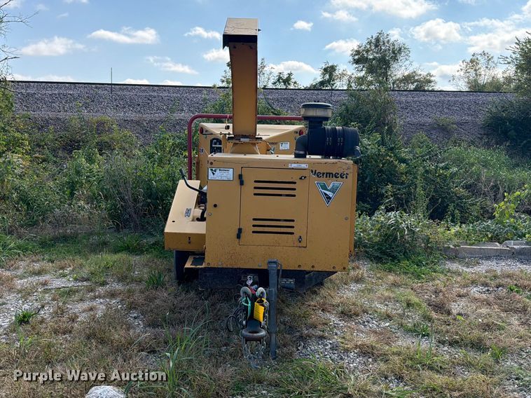 image for item EO8802 2012 Vermeer BC1000XL wood chipper