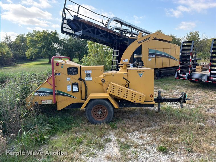 image for item EO8802 2012 Vermeer BC1000XL wood chipper