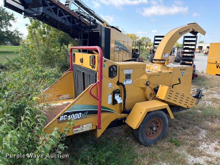 image for item EO8802 2012 Vermeer BC1000XL wood chipper