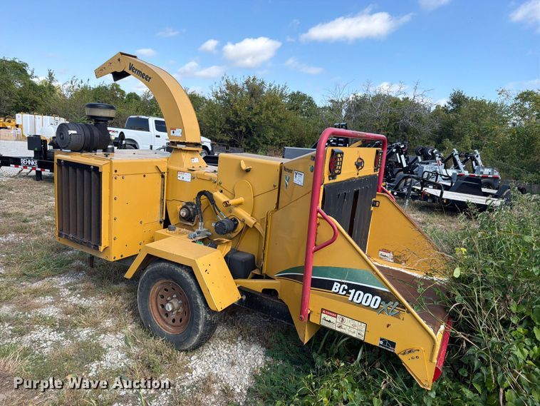 image for item EO8802 2012 Vermeer BC1000XL wood chipper