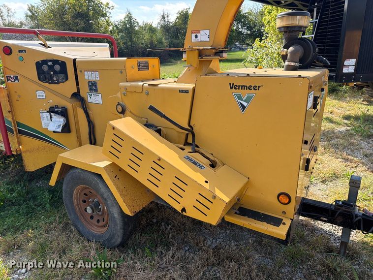 image for item EO8802 2012 Vermeer BC1000XL wood chipper