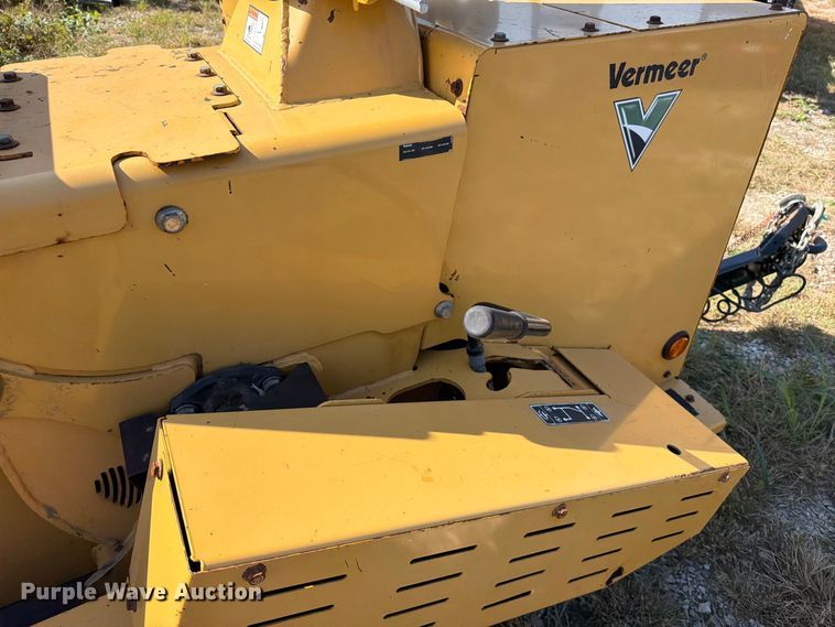 image for item EO8802 2012 Vermeer BC1000XL wood chipper
