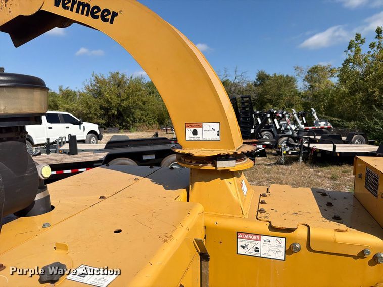image for item EO8802 2012 Vermeer BC1000XL wood chipper