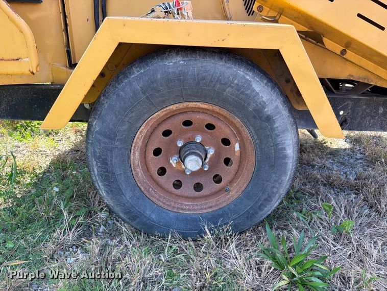 image for item EO8802 2012 Vermeer BC1000XL wood chipper