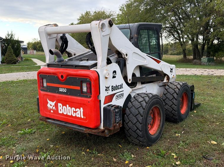 image for item EO8808 2021 Bobcat S850 skid steer loader