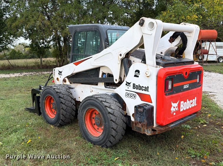 image for item EO8808 2021 Bobcat S850 skid steer loader