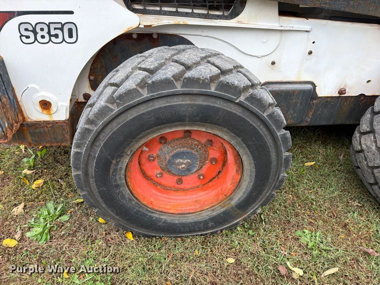 image for item EO8808 2021 Bobcat S850 skid steer loader