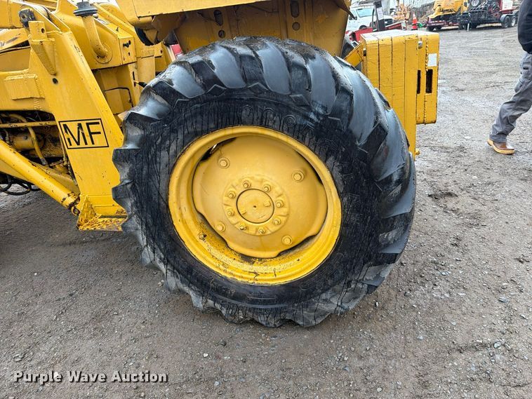 image for item EP3073 Massey Ferguson tractor