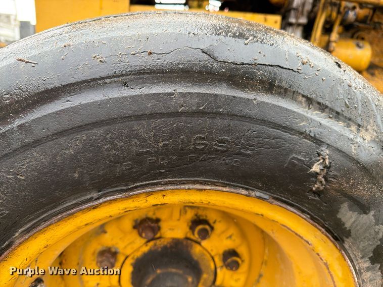 image for item EP3073 Massey Ferguson tractor