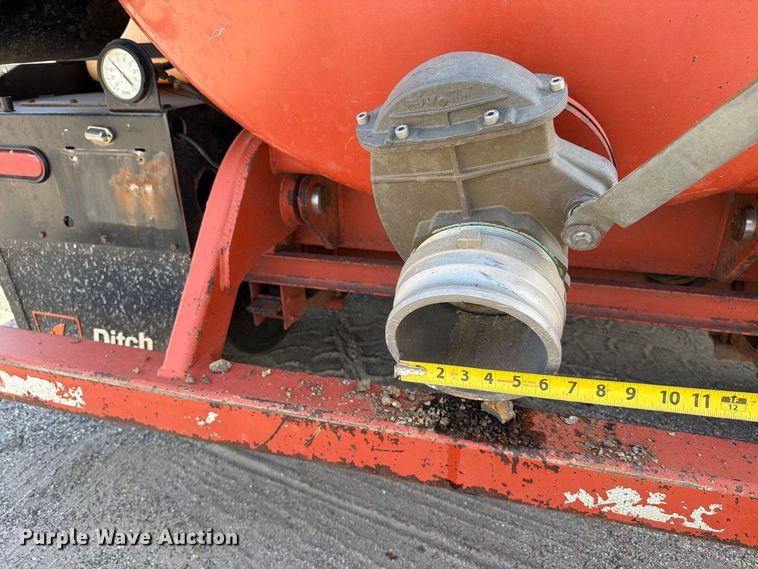 image for item EP7931 2015 Ditch Witch FX60 vacuum excavator