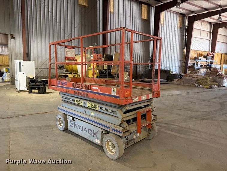 image for item ER3422 Sky Jack SJII 4620 scissor lift
