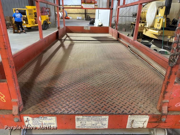 image for item ER3422 Sky Jack SJII 4620 scissor lift