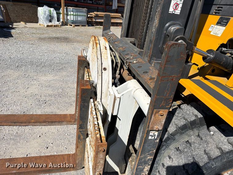 image for item ER3482 Caterpillar DP70N forklift
