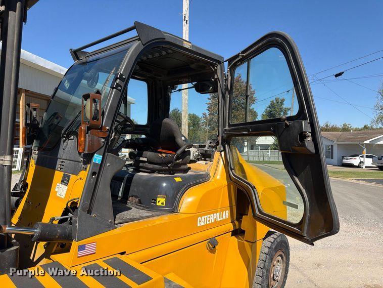 image for item ER3482 Caterpillar DP70N forklift