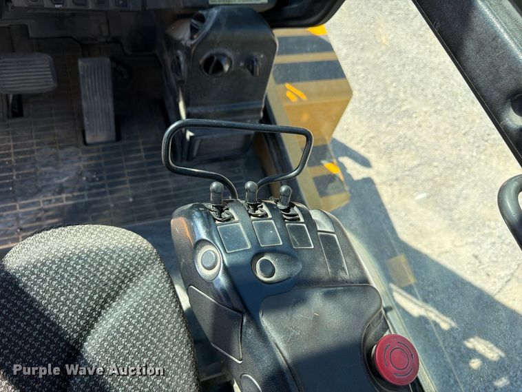 image for item ER3482 Caterpillar DP70N forklift