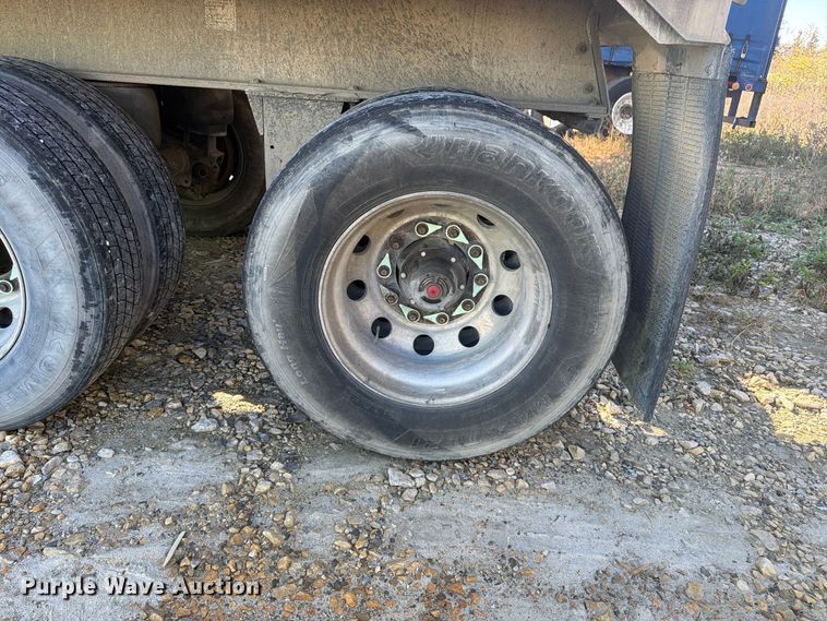 image for item ER3497 2017 East Manufacturing Corp. end dump trailer