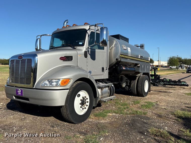 image for item ES8118 2020 Peterbilt 337 oil distributor truck