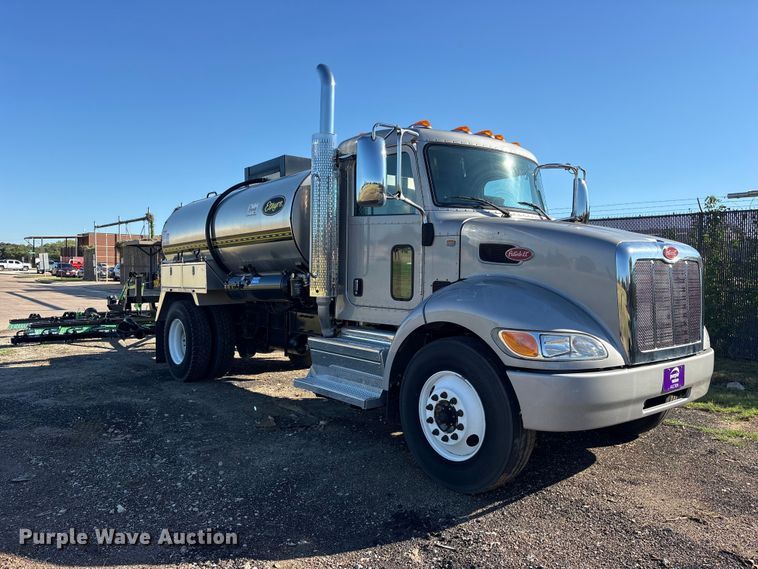 image for item ES8118 2020 Peterbilt 337 oil distributor truck