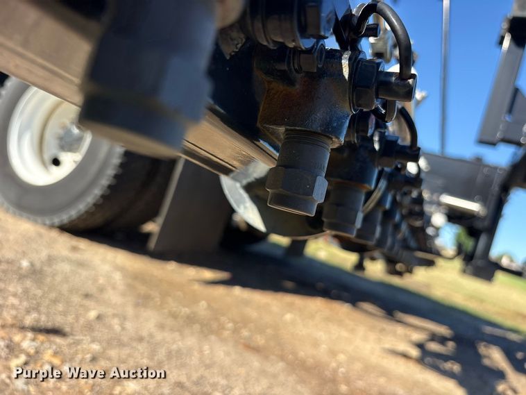 image for item ES8118 2020 Peterbilt 337 oil distributor truck