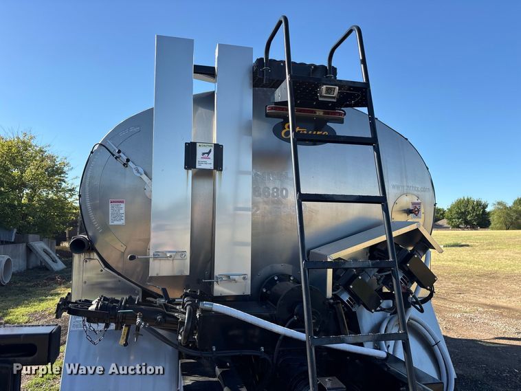 image for item ES8118 2020 Peterbilt 337 oil distributor truck