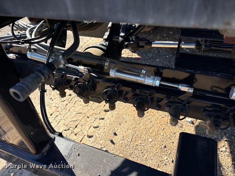image for item ES8118 2020 Peterbilt 337 oil distributor truck
