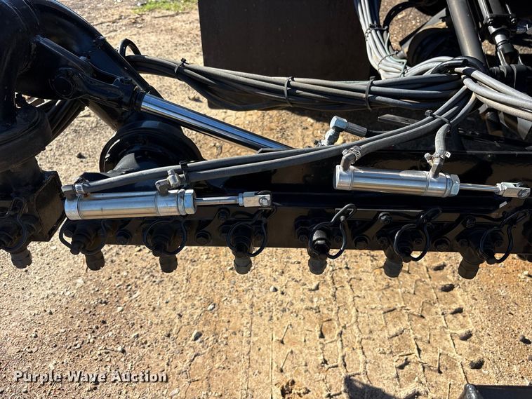 image for item ES8118 2020 Peterbilt 337 oil distributor truck