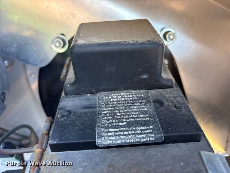 image for item ES8118 2020 Peterbilt 337 oil distributor truck