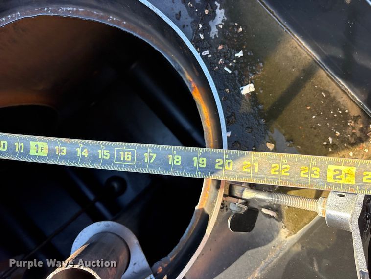 image for item ES8118 2020 Peterbilt 337 oil distributor truck