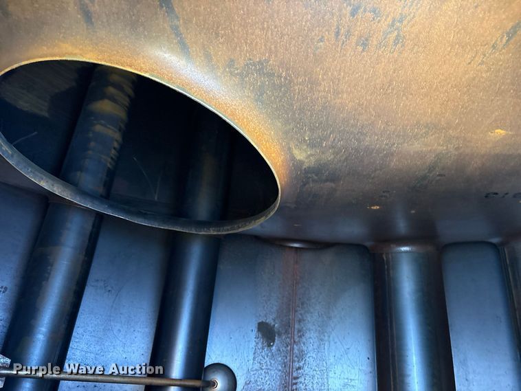 image for item ES8118 2020 Peterbilt 337 oil distributor truck