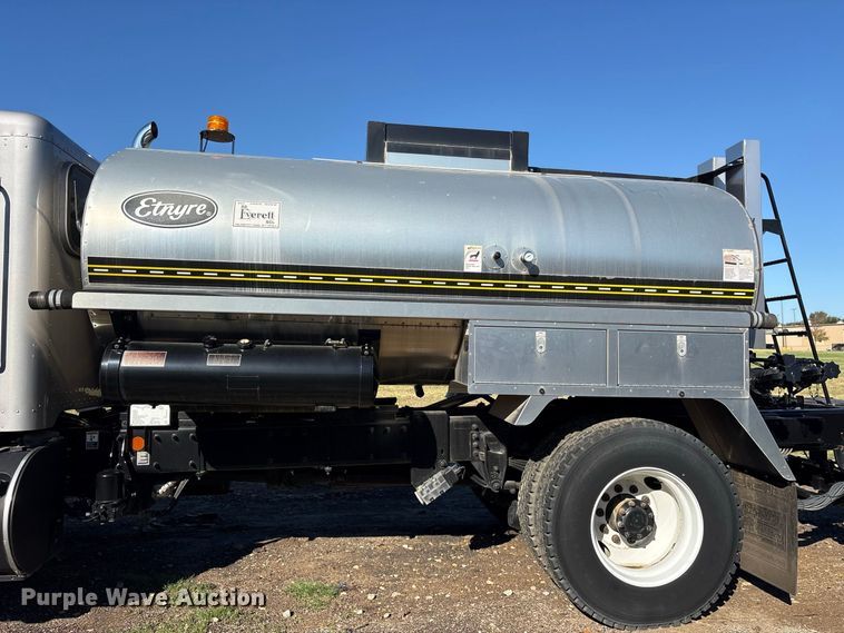 image for item ES8118 2020 Peterbilt 337 oil distributor truck
