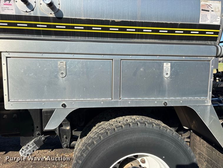 image for item ES8118 2020 Peterbilt 337 oil distributor truck