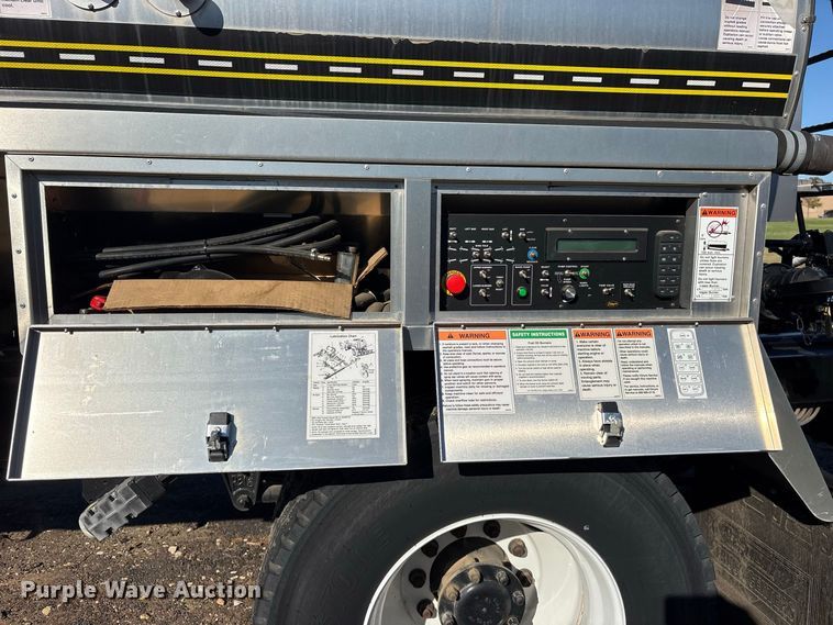 image for item ES8118 2020 Peterbilt 337 oil distributor truck