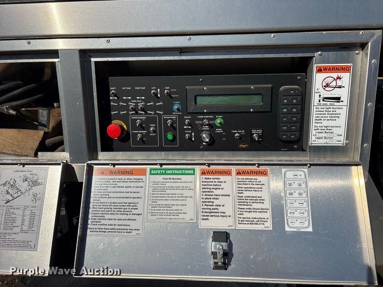 image for item ES8118 2020 Peterbilt 337 oil distributor truck