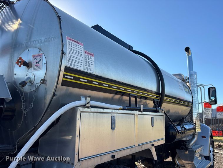 image for item ES8118 2020 Peterbilt 337 oil distributor truck