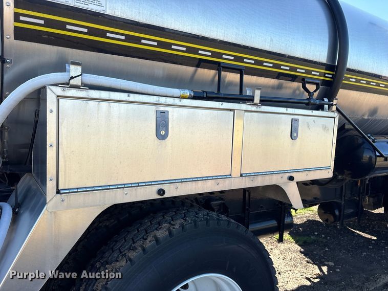 image for item ES8118 2020 Peterbilt 337 oil distributor truck