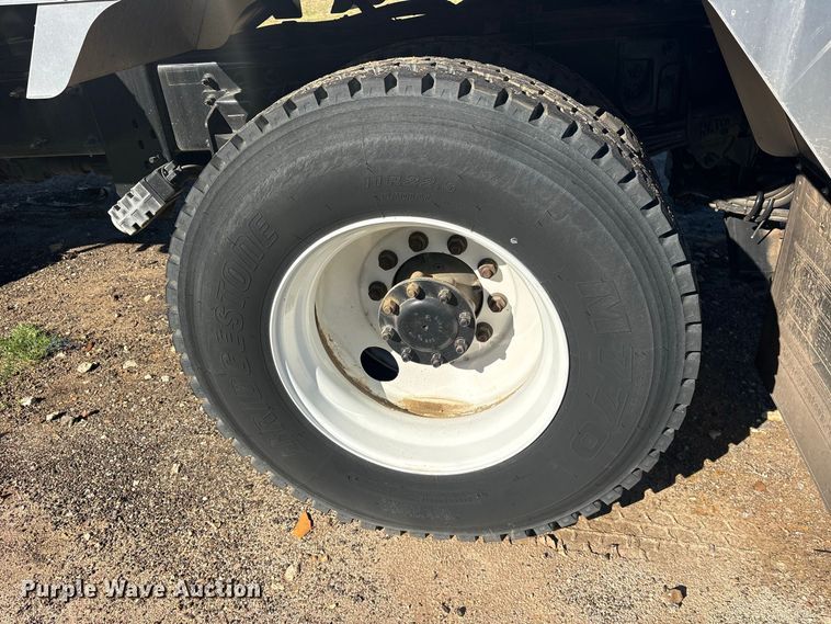 image for item ES8118 2020 Peterbilt 337 oil distributor truck