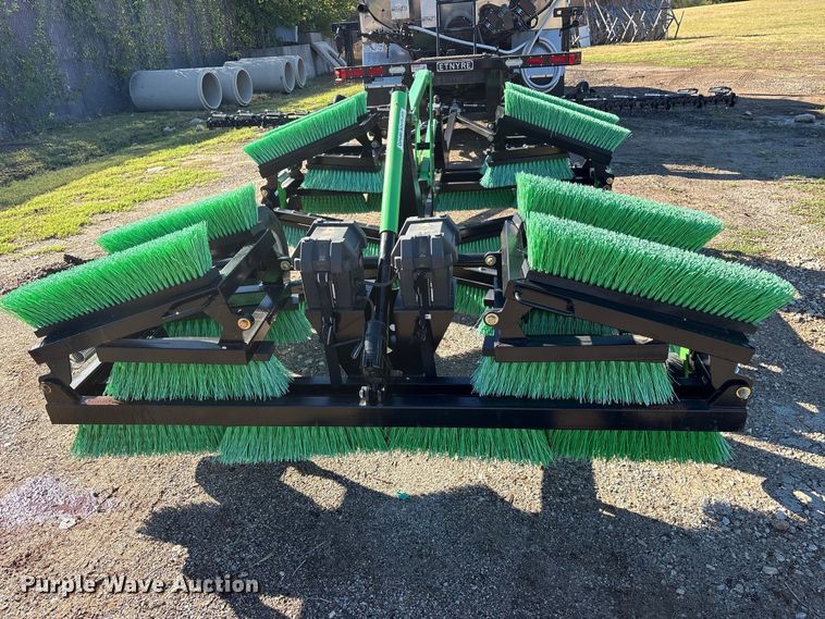 image for item ES8118 2020 Peterbilt 337 oil distributor truck