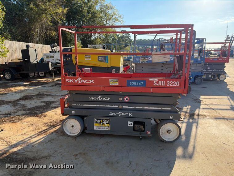 image for item ES8223 Skyjack SJIII-3220 scissor lift