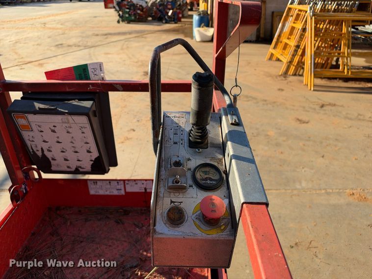 image for item ES8223 Skyjack SJIII-3220 scissor lift