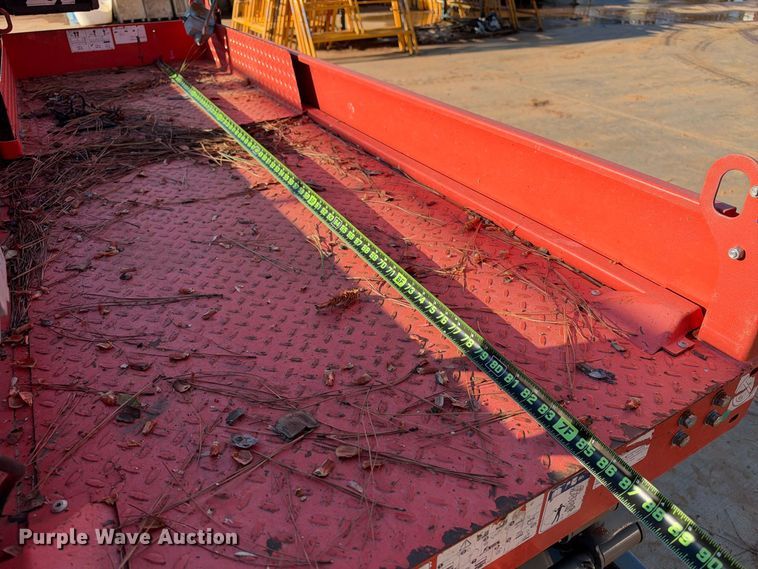 image for item ES8223 Skyjack SJIII-3220 scissor lift
