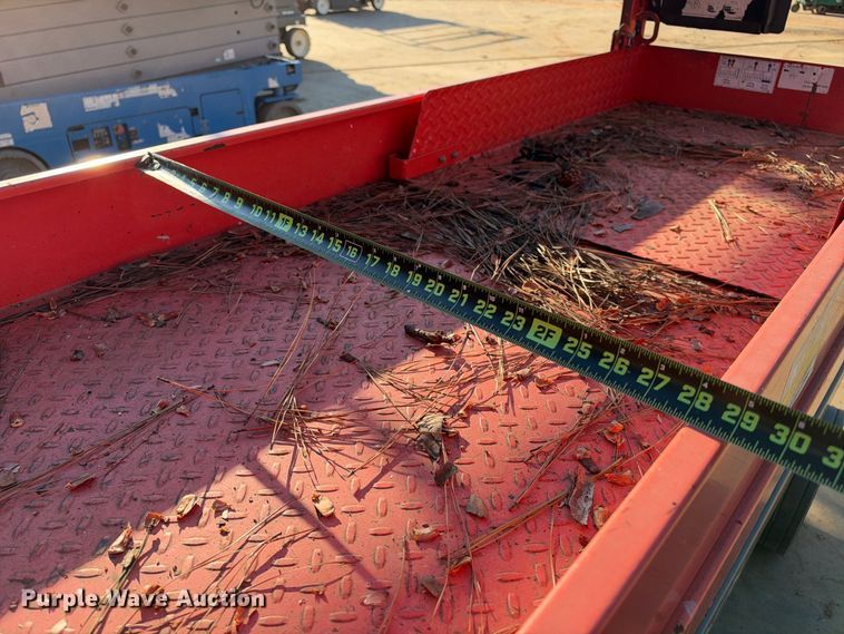 image for item ES8223 Skyjack SJIII-3220 scissor lift
