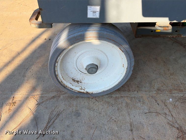 image for item ES8223 Skyjack SJIII-3220 scissor lift