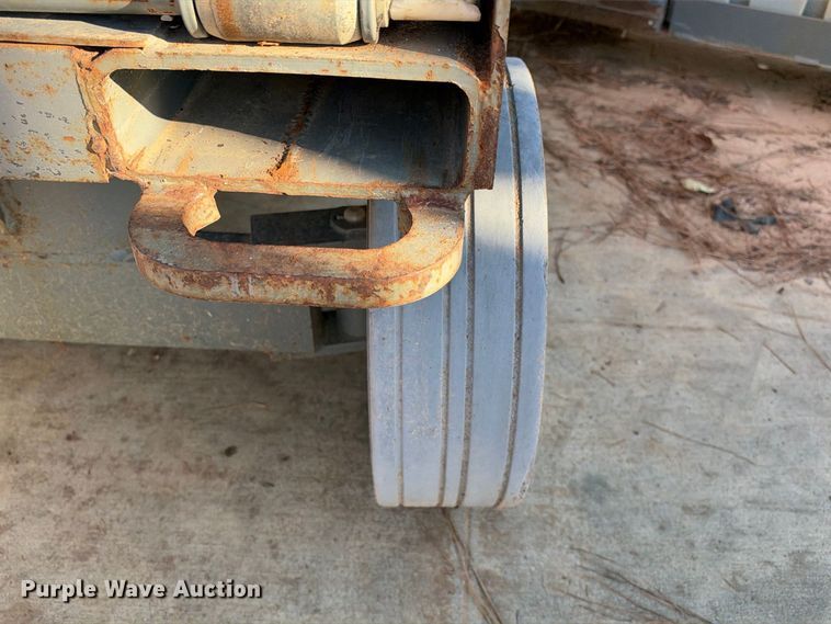 image for item ES8223 Skyjack SJIII-3220 scissor lift