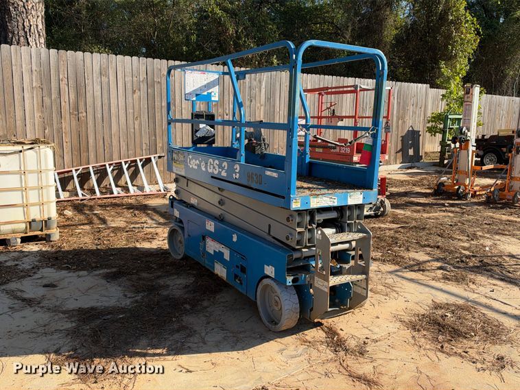image for item ES8224 Genie GS-2032 scissor lift